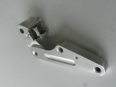 eigens angefertigter Bremssattelträger