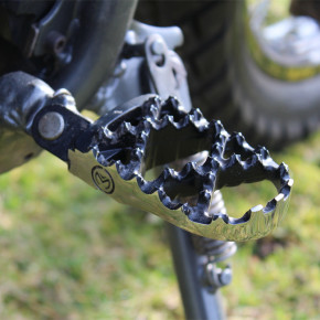 HYBRID footpegs, XR400R