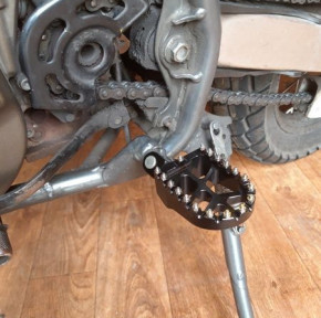 H-ONE Aluminium Fußrasten XR400, rot